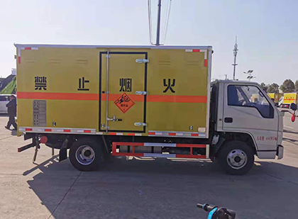 万安爆破器材运输车